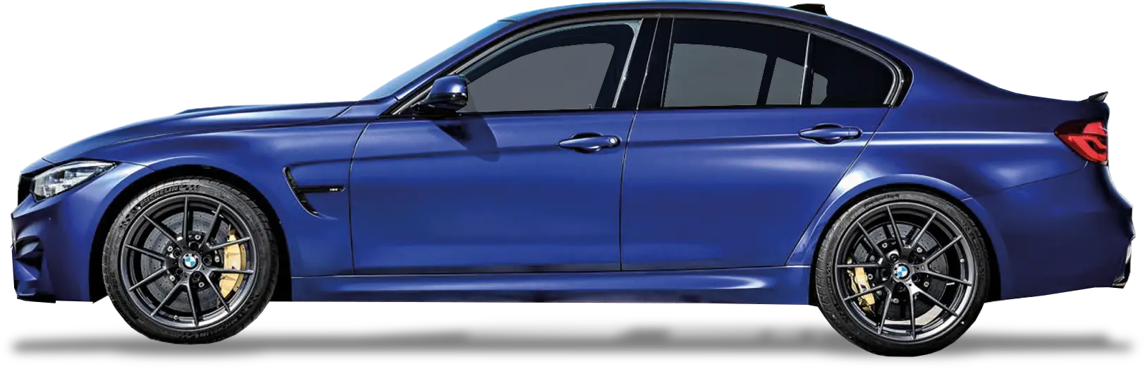 BMW azul em vista lateral
